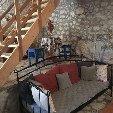 Stone House Near Dubrovnik 度假居